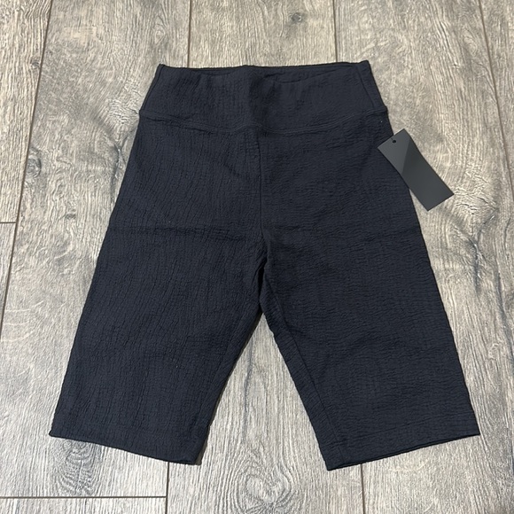 NEW • Koral • women’s Densonic Flora Fitness Activewear Shorts Black Small - Picture 4 of 5